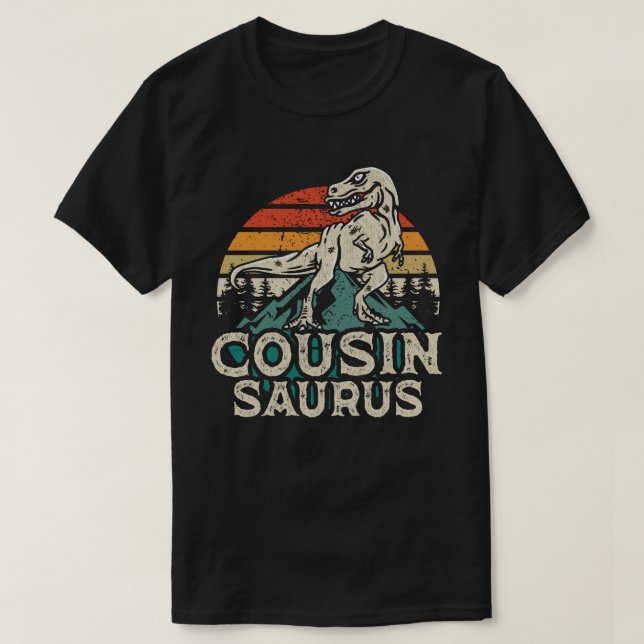 Camiseta Cousinsaurus Dinosaur T Rex Cousin Saurus Mateo (Diseño del anverso)