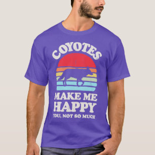 Camiseta Coyotes me hacen feliz retro de atardecer para hom