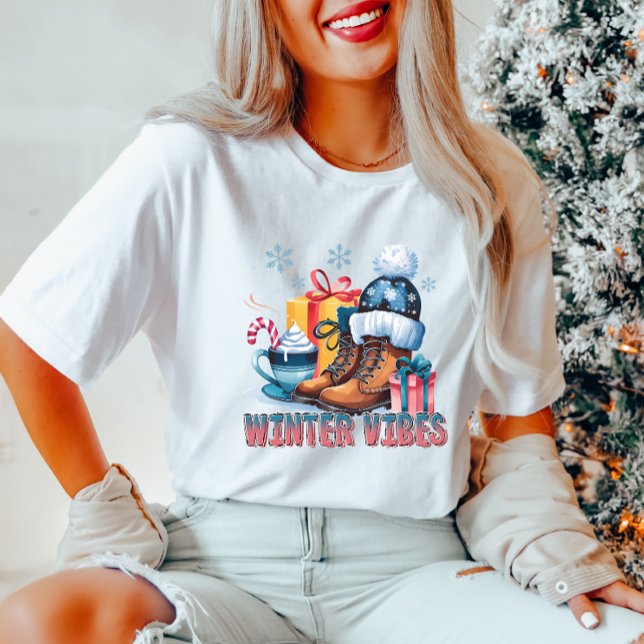 Camiseta Cozy Winter Vibes T-Shirt (Subido por el creador)