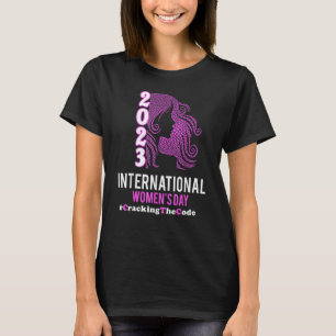 Camiseta Crackeando el Código Día Internacional de la Mujer