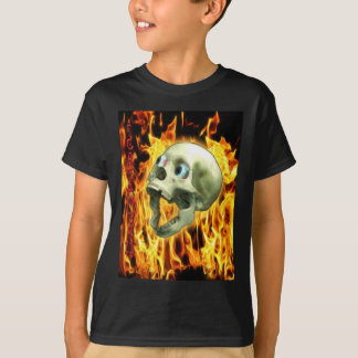 Camiseta Cráneo gótico espantado, llamas, horror de Hallowe