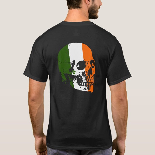 Camiseta Cráneo irlandés de la bandera de la cruz céltica (Reverso)