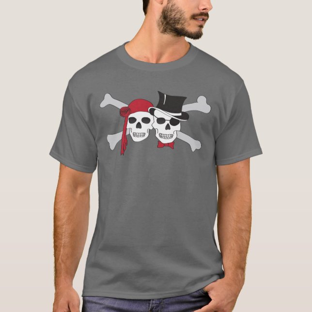 Camiseta cráneos piratas y cruces (Anverso)