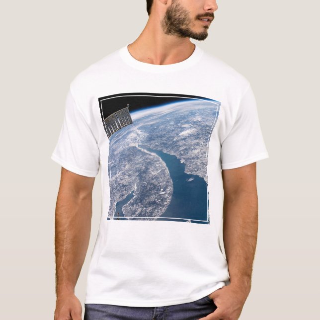 Camiseta Cráter Manicouagan Y El Río St. Lawrence (Anverso)