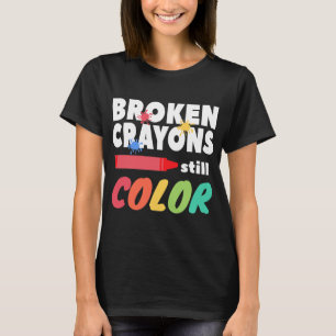 Camiseta Crayones siguen coloreando la conciencia sobre la