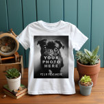 Camiseta Crea tu propio texto simple de foto y Personalizad<br><div class="desc">Crea tu propia camiseta simple y moderna con una sola foto y tu texto personalizado. Si necesitas ayuda para personalizar esto,  por favor envíame un mensaje usando el botón de abajo y estaré encantado de ayudarte.</div>