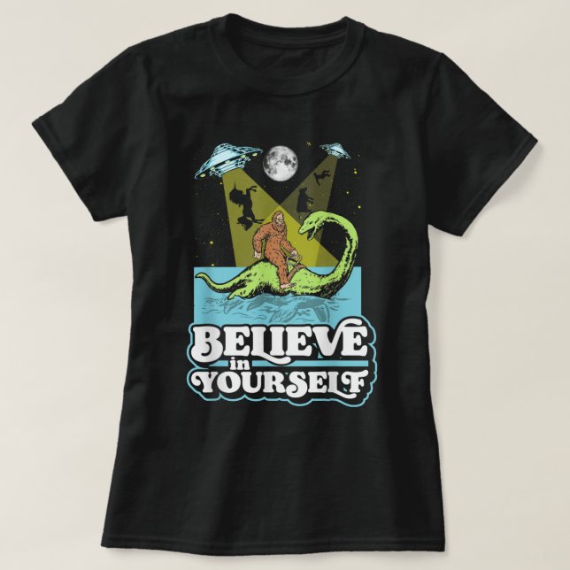 Camiseta Créanlo en su gracioso pez gordo Nessie UFO Alien (Diseño del anverso)