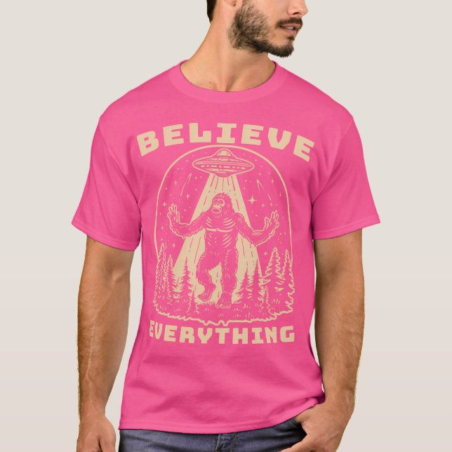 Camiseta Créanlo Todo - Pie Grande Secuestrada Por La Ufo (Anverso)