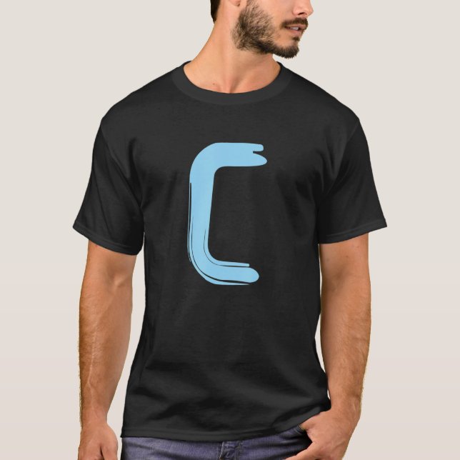Camiseta Creative Bold Light Blue Letter C - Design Alphabe (Anverso)