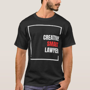 Camiseta creativo e inteligente abogado con texto en blanco
