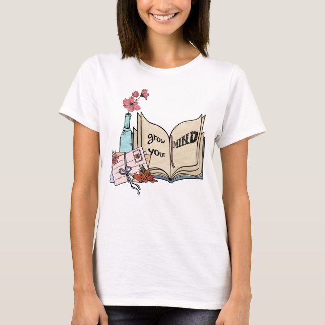 Camiseta Crece tu mente libros de letras flores florero (Anverso)