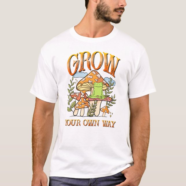 Camiseta "Crece tu propio camino" | Rana y hongo meditación (Anverso)