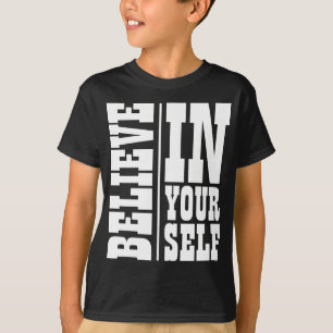 CAMISETA CREE EN TI MISMO TIPOGRAFÍA BLANCA