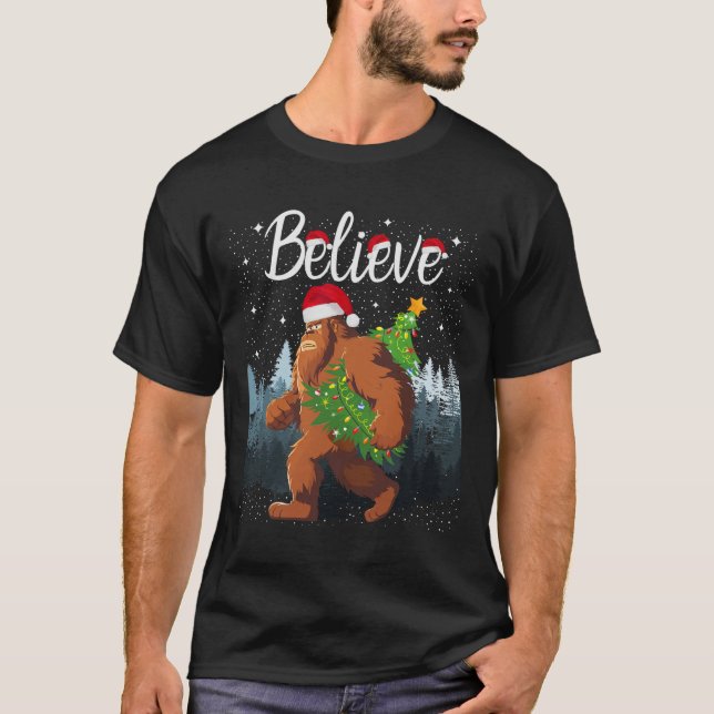 Camiseta Cree Que Los Pie Grande Llevan Árbol De Navidad Us (Anverso)
