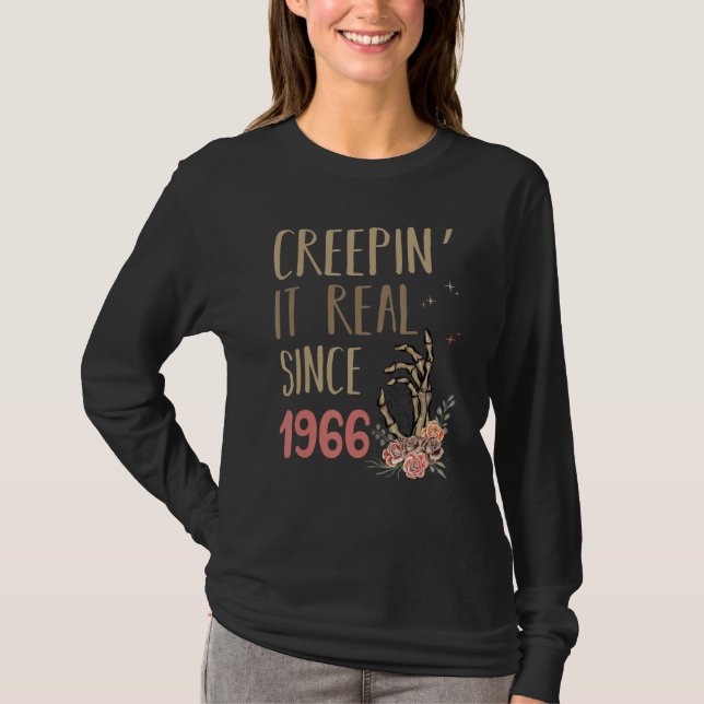 Camiseta Creepin It Real Since 1966 Spooky Halloween Retro  (Anverso)