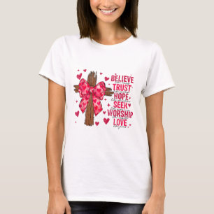 Camiseta Creer Como Mary Confiar Como Joseph Coquette Cross
