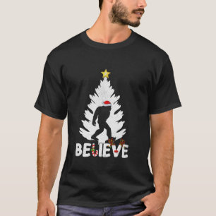 Camiseta Creer en el árbol de navidad de Sasquatch