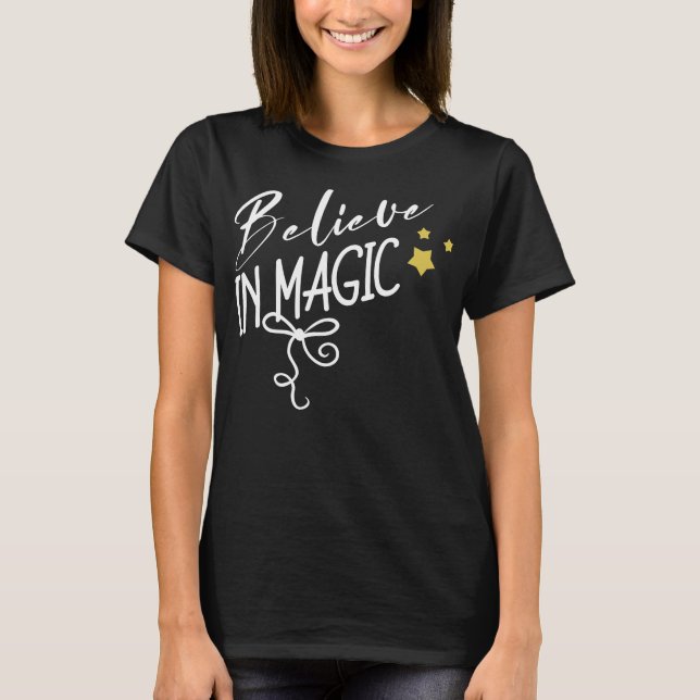Camiseta Creer en la magia (Anverso)