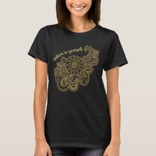 Camiseta Creer en ti mismo oro Paisley Mandala Floral