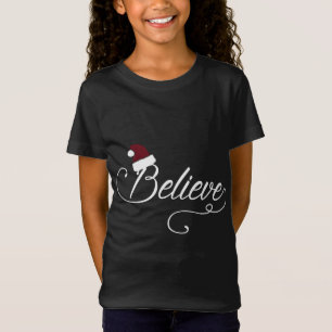 Camiseta Creer Navidades de rayas cursivas con sombreros de