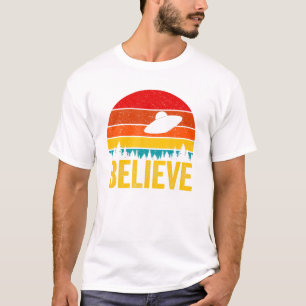Camiseta Creer que Alien es divertida y divertida en el amb