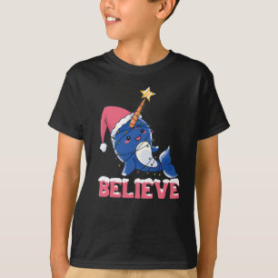 Camiseta Creer que los Navidades de Narwhal niegan luces de