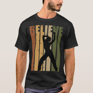 Camiseta Creer que los niños camuflan danza retro motiva Pr