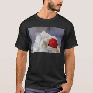 Camiseta Crema con fresas en un bol de vidrio