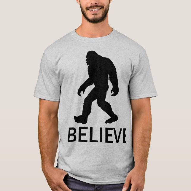 Camiseta Creo en Bigfoot (Anverso)