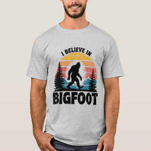 Camiseta Creo en Bigfoot
