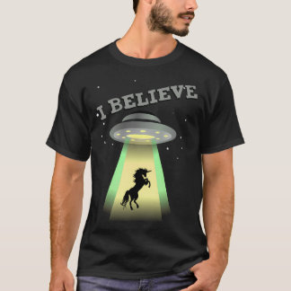 Camiseta Creo En La Ufos Tomando Unicornios