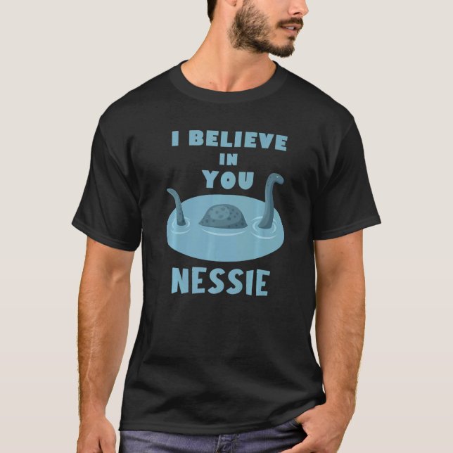 Camiseta Creo En Usted Nessie (Anverso)