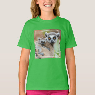 Camiseta Cría de lémur de cola anillada en la espalda de su