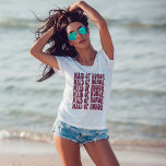 Camiseta Criada de honor en el partido de novias de Borgoña<br><div class="desc">¿Estás buscando el equipo perfecto para la soltera? ¡Agrupa con tus novias y elige camisetas iguales para todos ustedes! Esta burlona empleada de camisetas de honor es perfecta para una divertida y relajada fiesta de soltera. Elige diferentes temas de las fiestas de soltera para inspirarte. Ya sea que planee ir...</div>