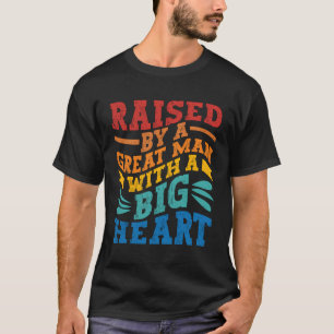 Camiseta Criado Por Un Gran Hombre Con Un Gran Retro Del Co