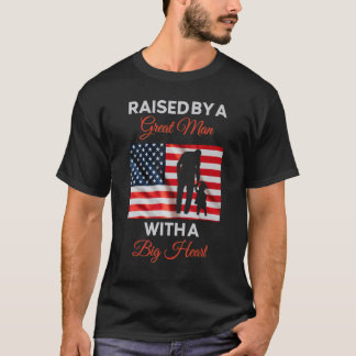 Camiseta Criado Por Un Gran Hombre Con Un Padre De Gran Cor