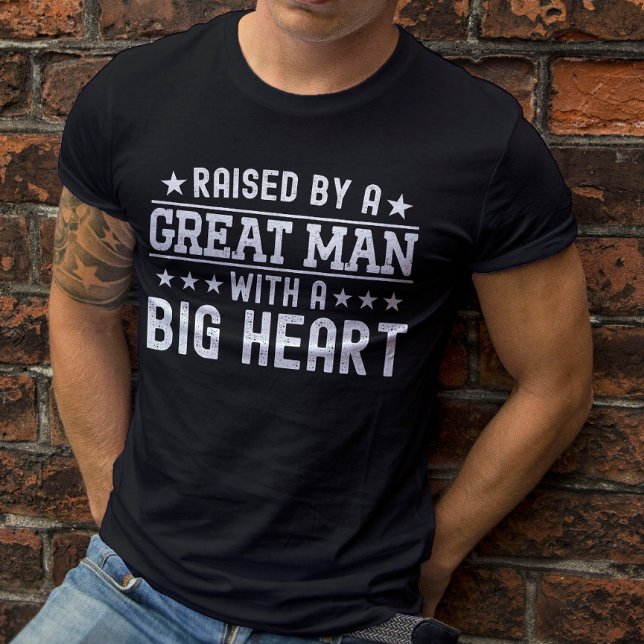 Camiseta Criado Por Un Gran Hombre Con Un Padre Gracioso De (Subido por el creador)