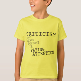 Camiseta crítica