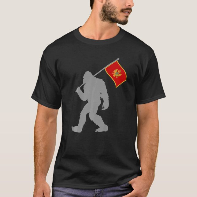 Camiseta Crna Gora O Bandera De Montenegro En Bandera De Mo (Anverso)