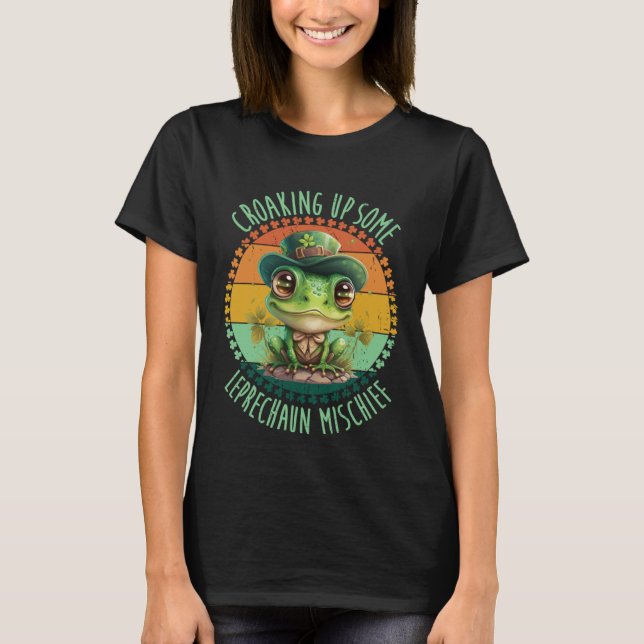 Camiseta Croaking Up Some Leprechaun Mischief  St Patrick s (Anverso)