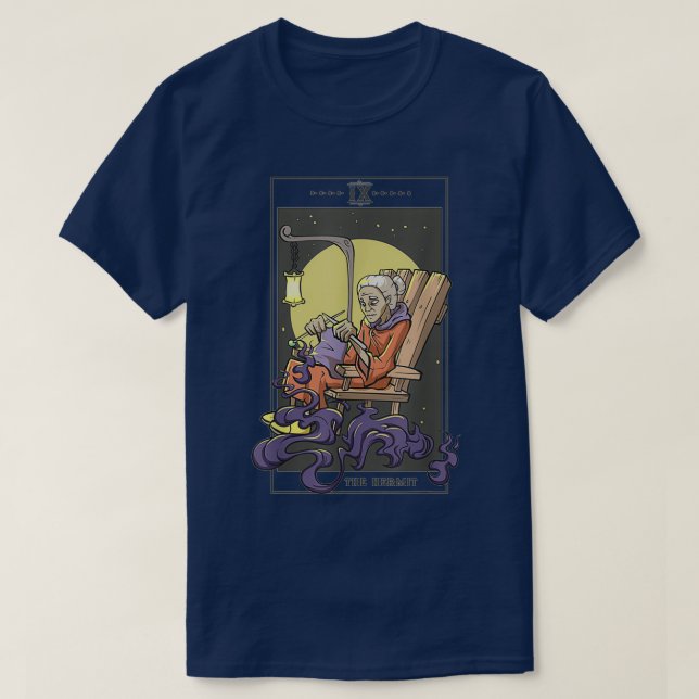 Camiseta Crochet de la tarjeta Tarot de coser ermitaño (Diseño del anverso)