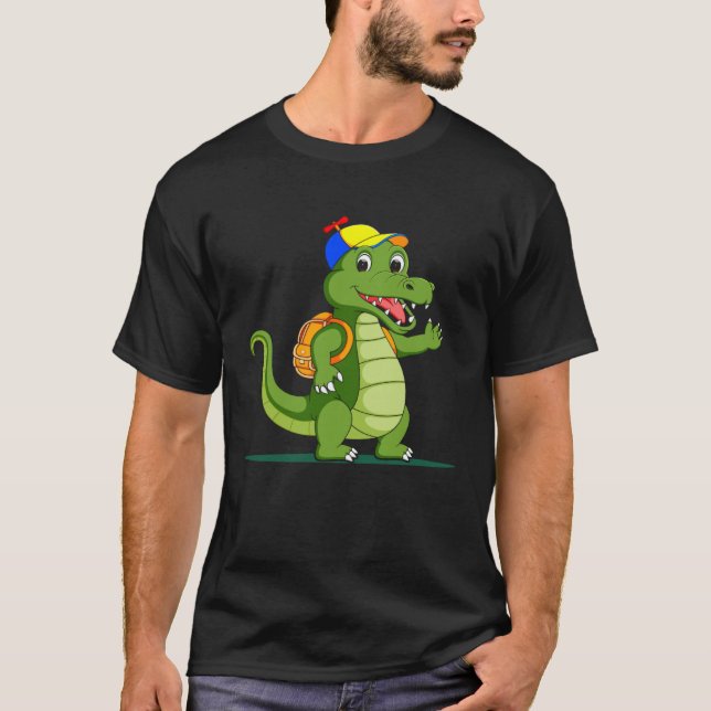Camiseta Crocodile Goes Hiking Nature Outdoor Sports Campin (Anverso)