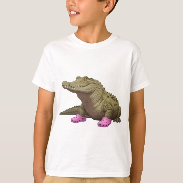 Camiseta Crocodile wearing croc shoes  (Anverso)