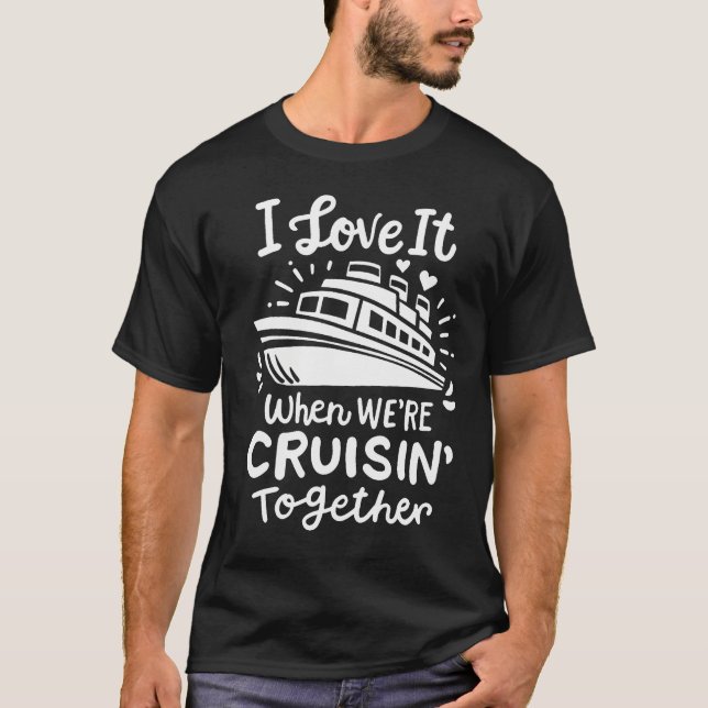 Camiseta Cruceros Familiares 2024 Me Encanta Cuando No Esta (Anverso)