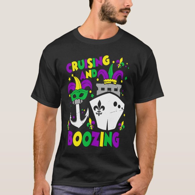 Camiseta Cruising And Boozing Mardi Gras Cruise Matching Fa (Anverso)