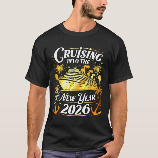 Camiseta Cruising Into The New Year 2026 Happy New Year Fam (Anverso)