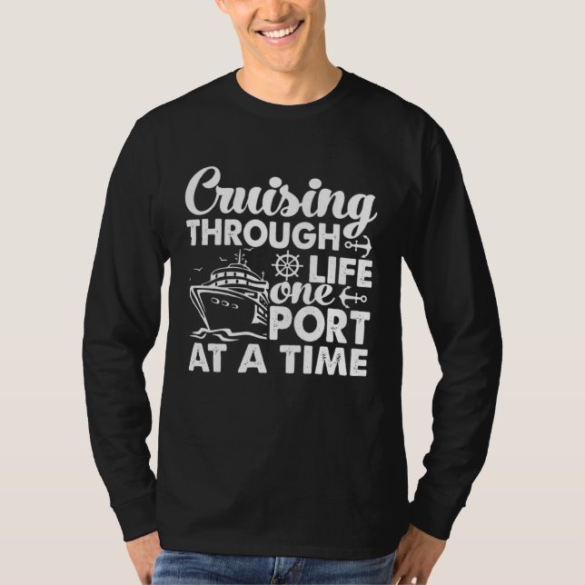 Camiseta Cruising Through Life One Port at a Time (Anverso)