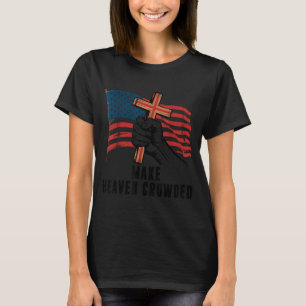 Camiseta Cruz cristiana patriótica hacinada en el cielo Ame