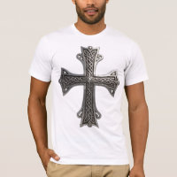 Cruz de plata celta ornamentada con intrincado mot