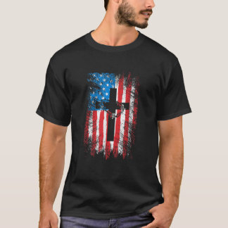 Camiseta Cruz Patriótica sobre la bandera
